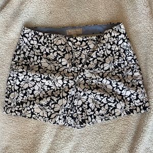 Banana Republic Hampton Fit floral shorts